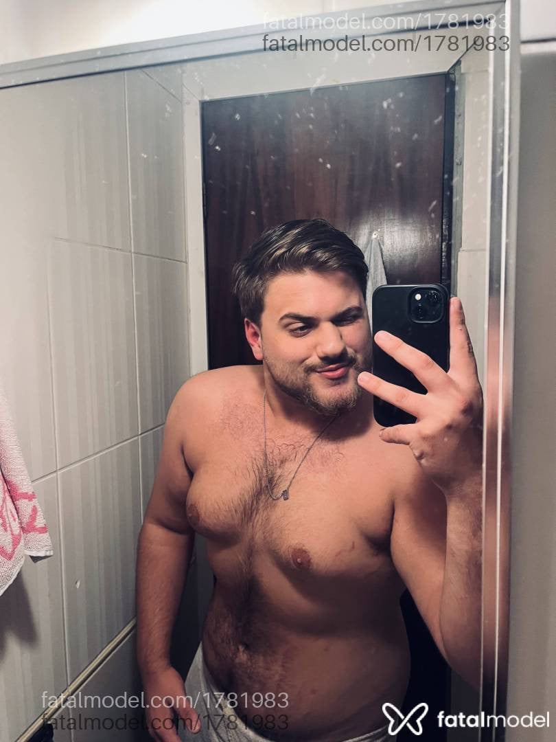 Acompanhante homem loira (o) de olhos azuis em Curitiba Acompanhante homem loira (o) de olhos azuis em Curitiba - Vitor ribas