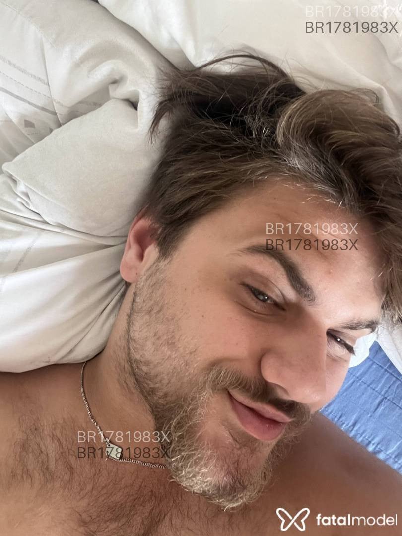 Acompanhante homem loira (o) de olhos azuis em Curitiba - Vitor ribas