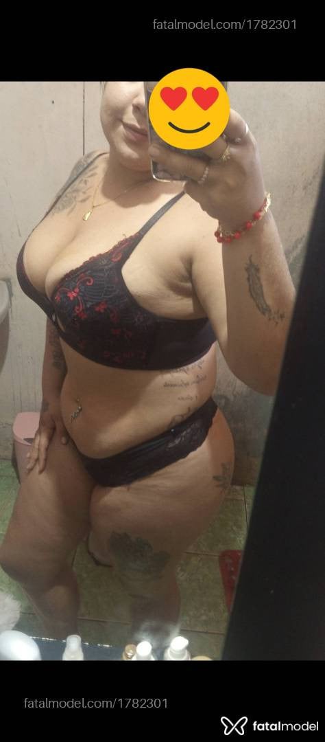 Acompanhante mulher ruiva (o) de olhos mel em Juína - Mel