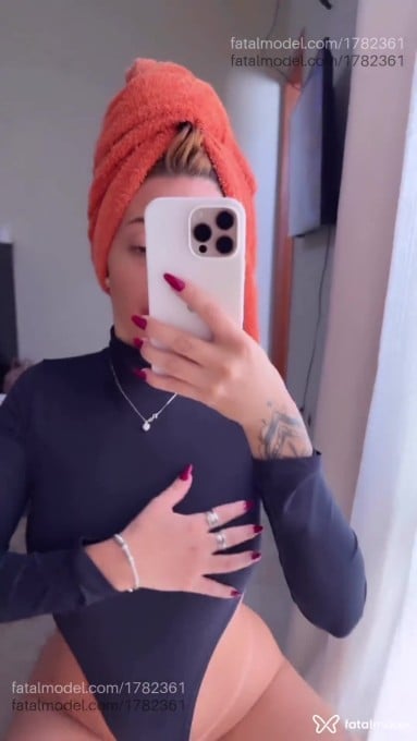 Acompanhante mulher com cabelo castanho de olhos castanhos em Itapeva - Mavie Collins
