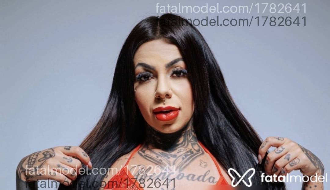 Acompanhante mulher com cabelo castanho de olhos mel - Mirella Villar