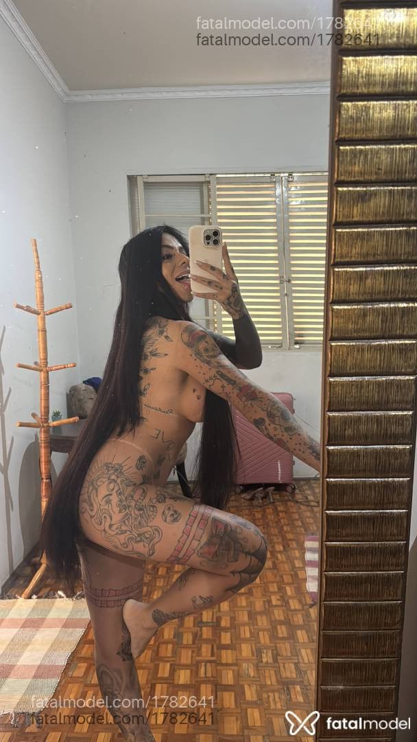 Acompanhante mulher com cabelo castanho de olhos mel em Bauru - Mirella Villar