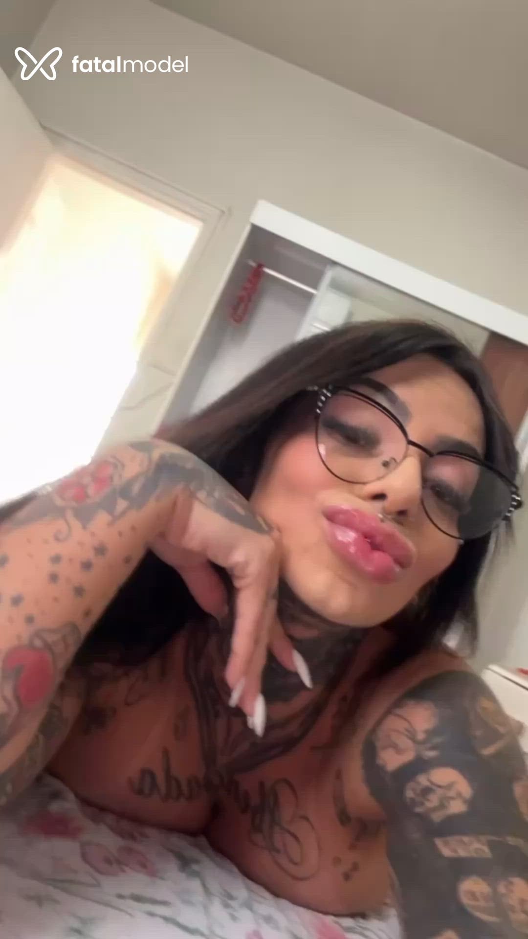 Acompanhante mulher com cabelo castanho de olhos mel em Bauru Acompanhante mulher com cabelo castanho de olhos mel em Bauru - Mirella Villar