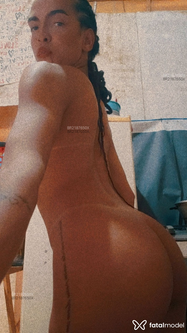 Acompanhante mulher trans com cabelo castanho de olhos castanhos em Virtual Acompanhante mulher trans com cabelo castanho de olhos castanhos em Virtual - Pepihha