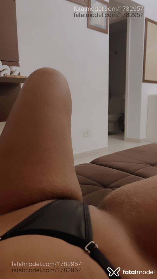 Acompanhante mulher com cabelo castanho de olhos castanhos em Virtual - Sarah Queiroz