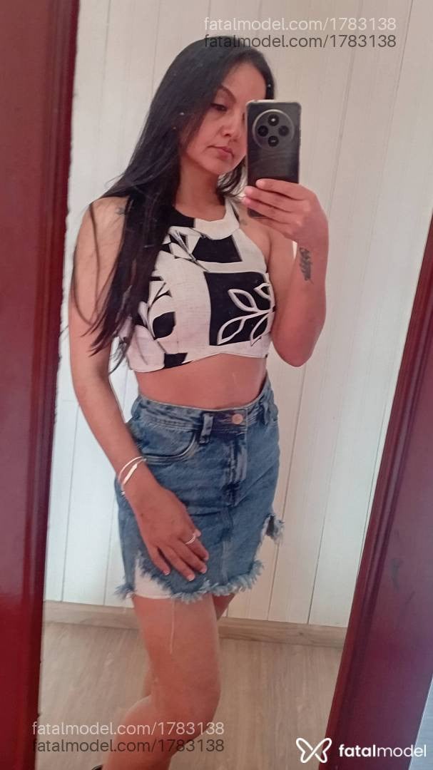 Acompanhante mulher morena (o) de olhos pretos - Bruna Oliveira