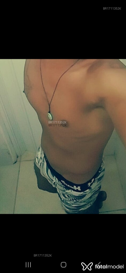 Acompanhante homem com cabelo castanho de olhos castanhos em Tubarão Acompanhante homem com cabelo castanho de olhos castanhos em Tubarão - GuriVersatil