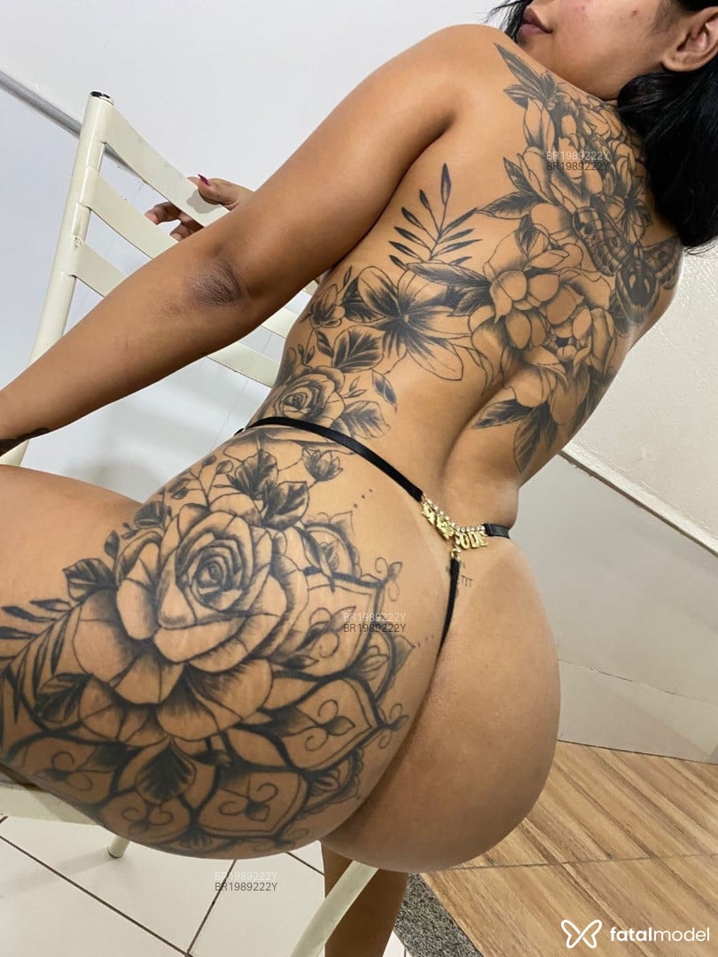 Acompanhante mulher morena (o) de olhos pretos - Gabriela Acompanhante mulher morena (o) de olhos pretos - Gabriela