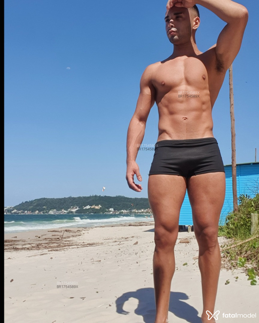 Acompanhante homem morena (o) de olhos castanhos em Joinville - Renan Castelli