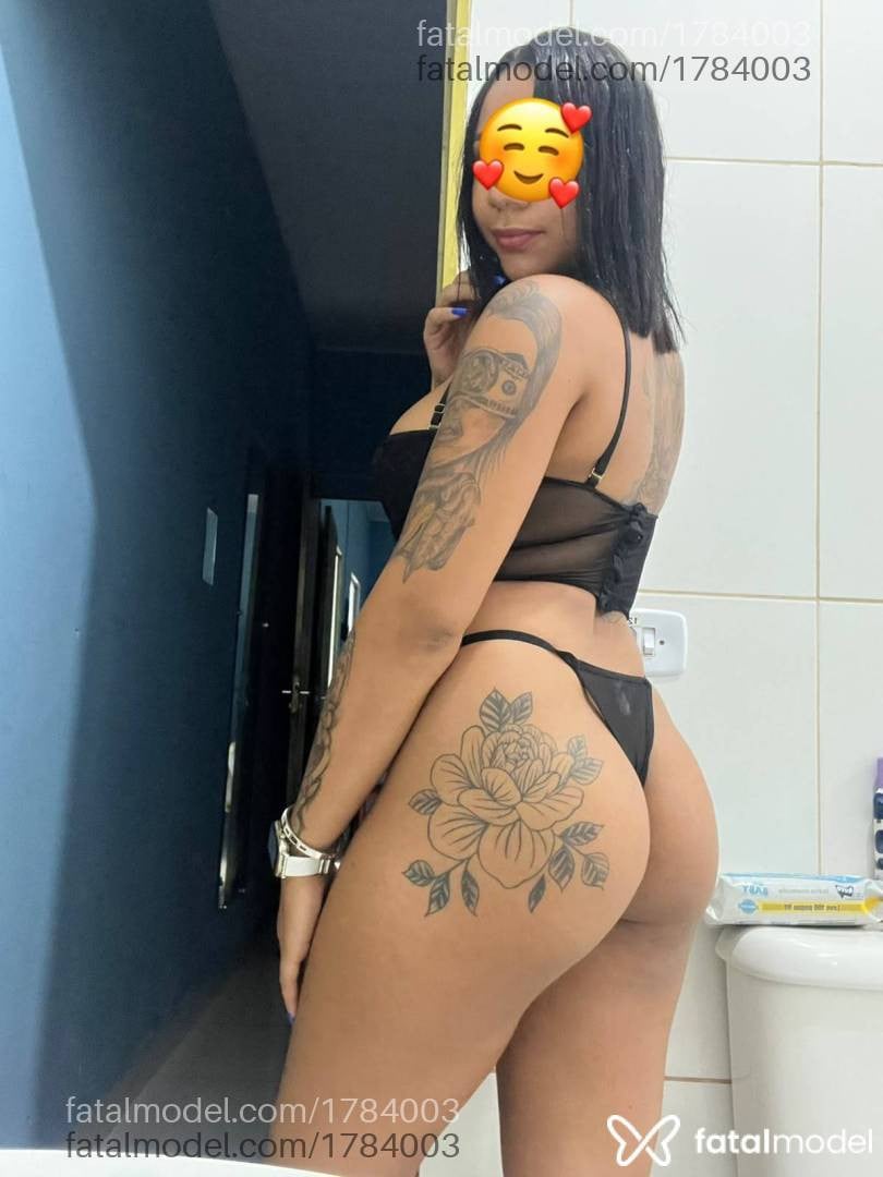 Acompanhante mulher morena (o) de olhos pretos - Morena