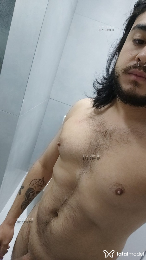 Acompanhante homem morena (o) de olhos castanhos - Saito Acompanhante homem morena (o) de olhos castanhos - Saito