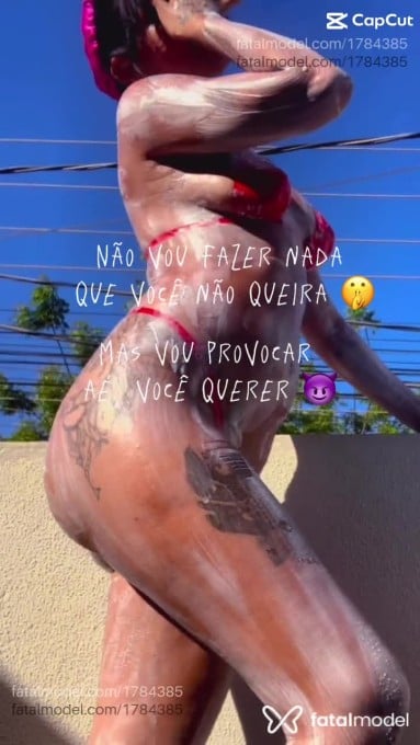 Acompanhante mulher ruiva (o) de olhos pretos - Morena Blindada