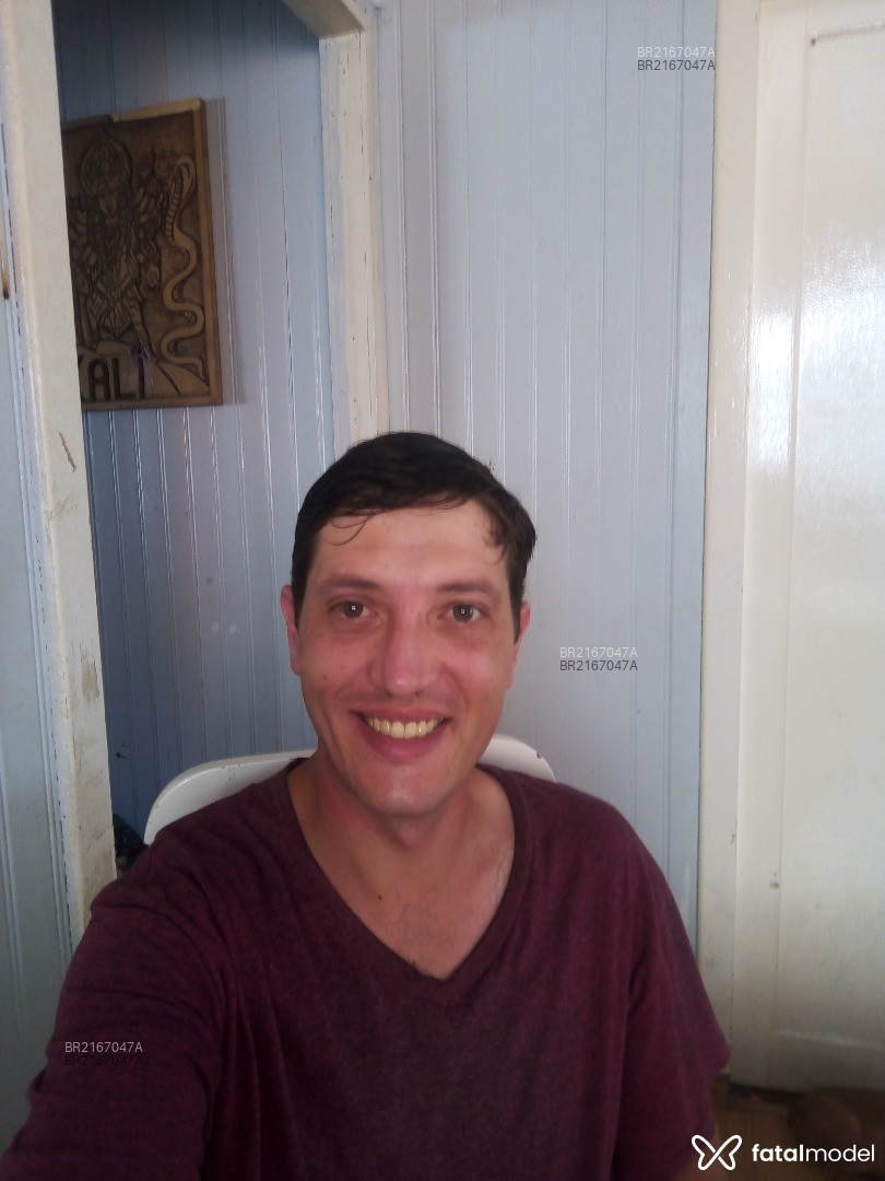 Acompanhante homem morena (o) de olhos castanhos em Caxias do Sul - Marcos Alemão