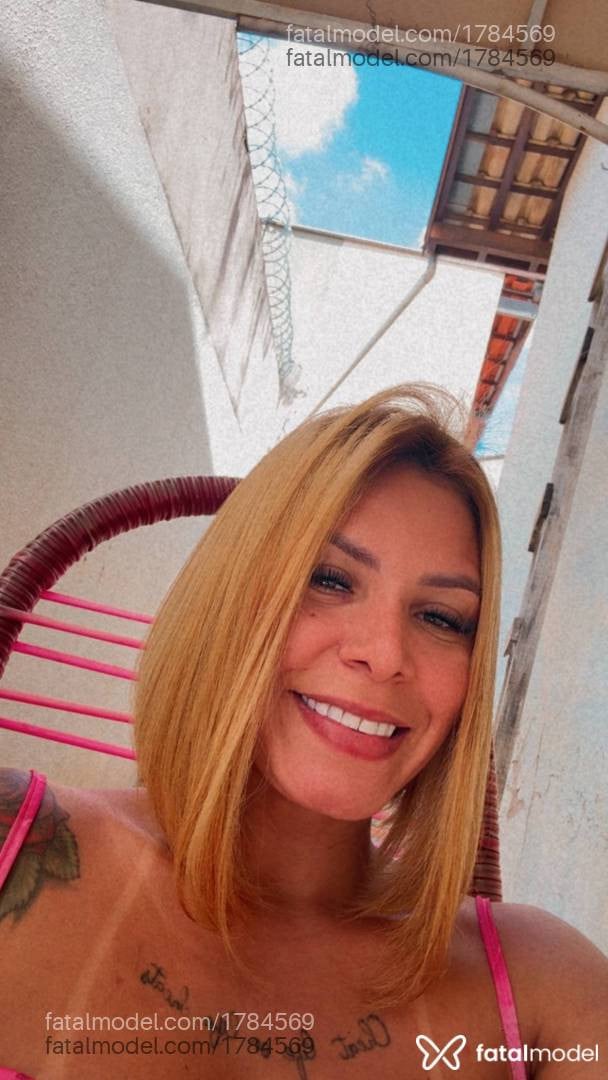 Acompanhante mulher morena (o) de olhos castanhos - Isabella