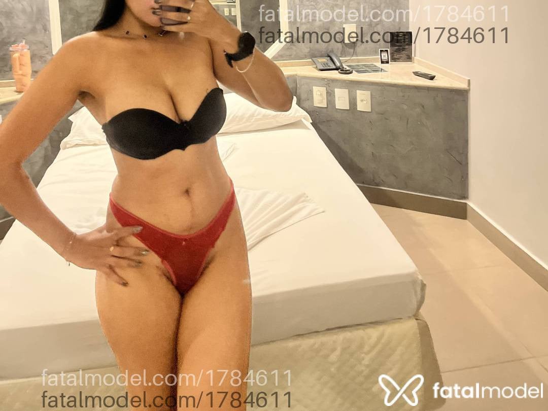 Acompanhante mulher morena (o) de olhos castanhos em Ubá - Camylla Letícia