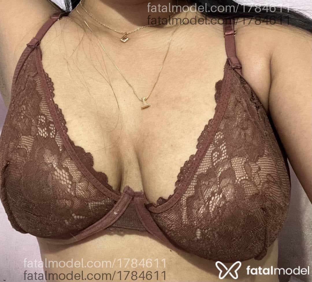 Acompanhante mulher morena (o) de olhos castanhos - Camylla Letícia