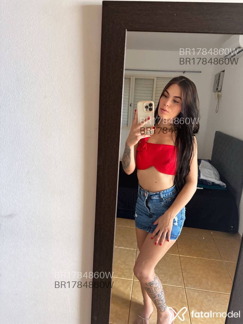 Acompanhante mulher morena (o) de olhos castanhos - Yara Albuquerque