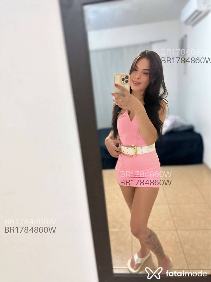 Acompanhante mulher morena (o) de olhos castanhos - Yara Albuquerque
