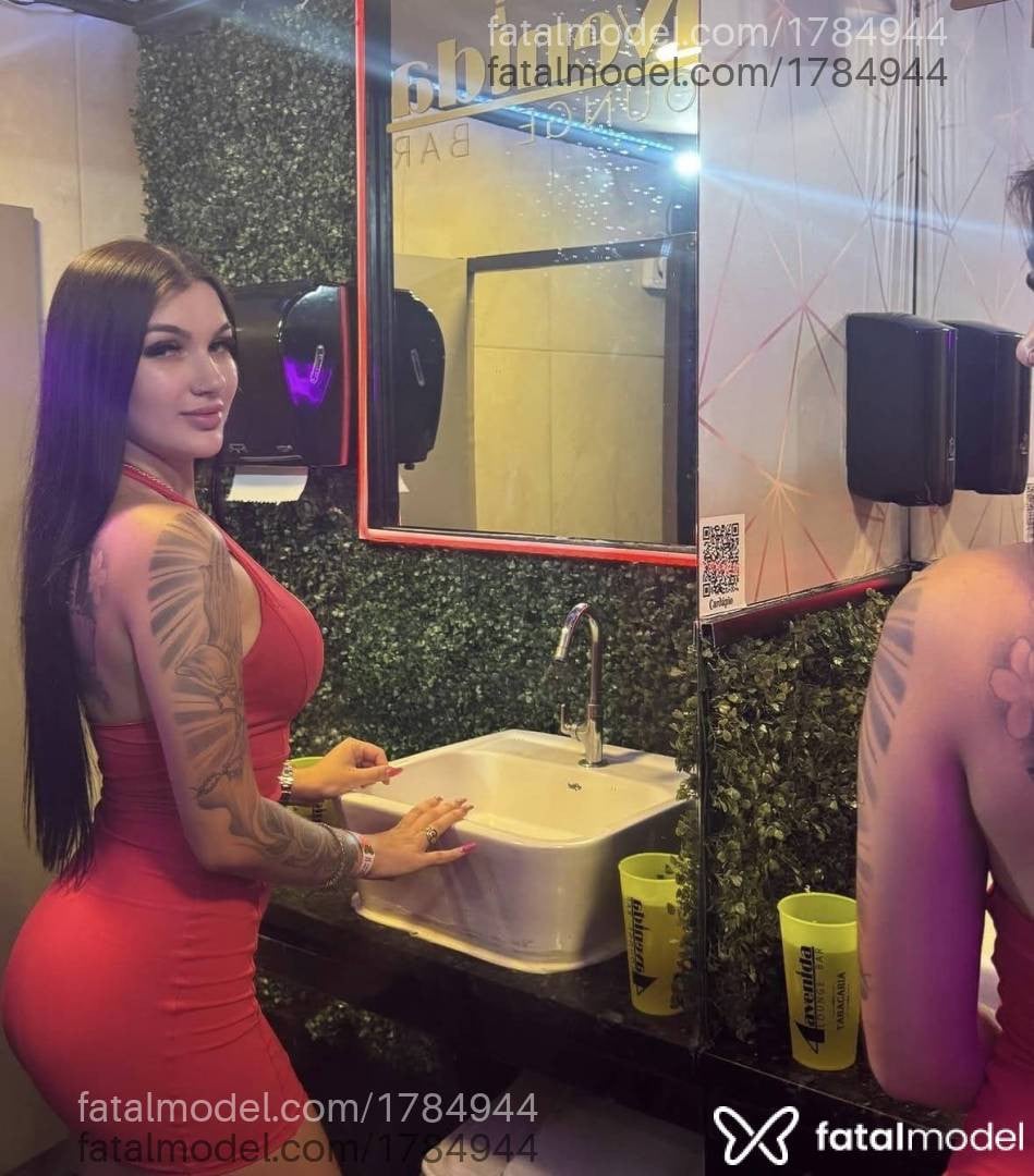 Acompanhante mulher com cabelo castanho de olhos verdes em Três Lagoas - Angélica