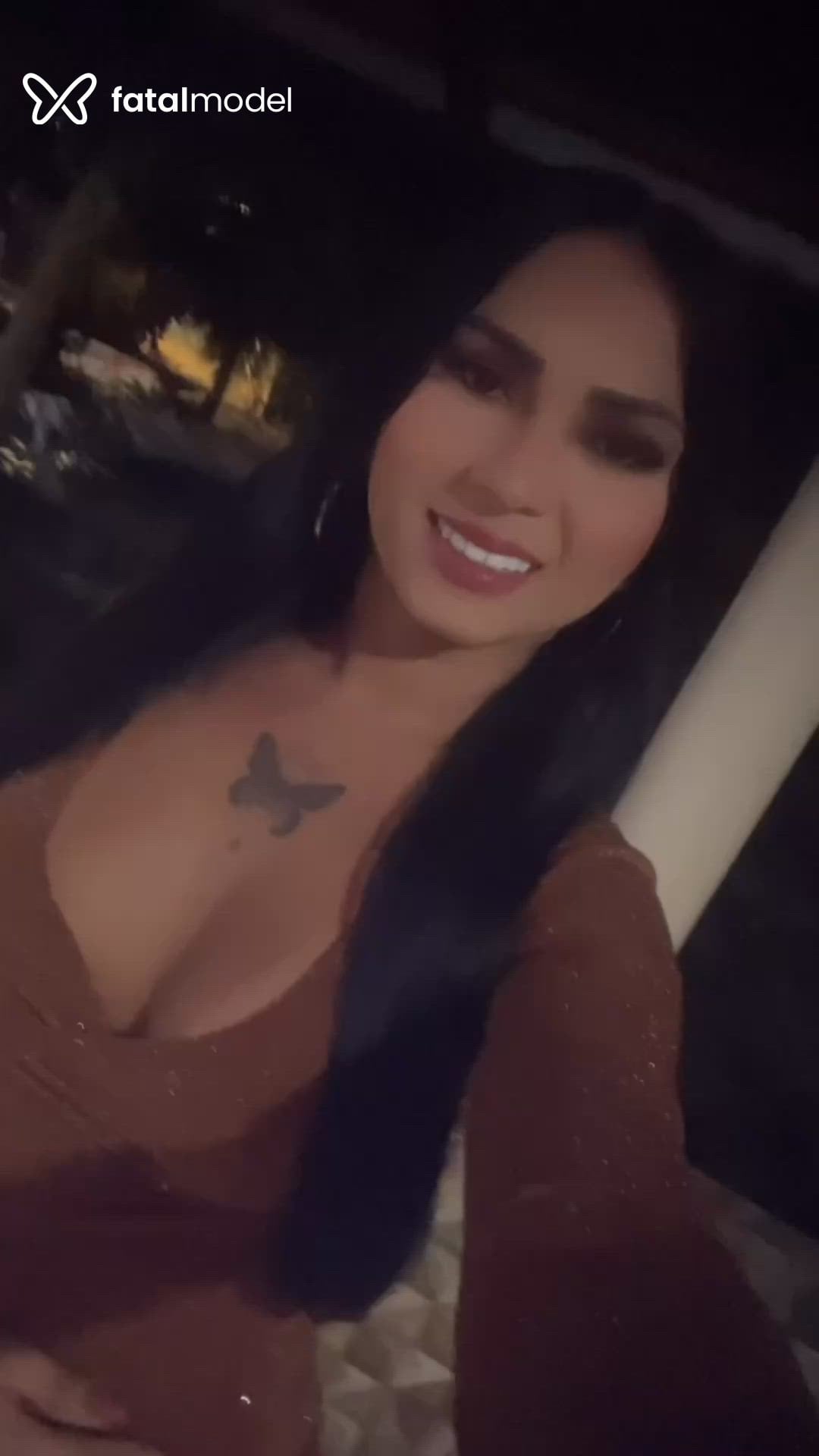 Acompanhante mulher trans morena (o) de olhos castanhos - Sophie Garcia