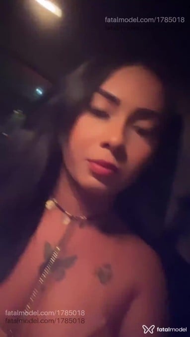 Acompanhante mulher trans morena (o) de olhos castanhos - Sophie Garcia