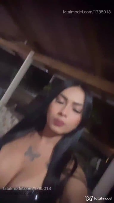 Acompanhante mulher trans morena (o) de olhos castanhos - Sophie Garcia