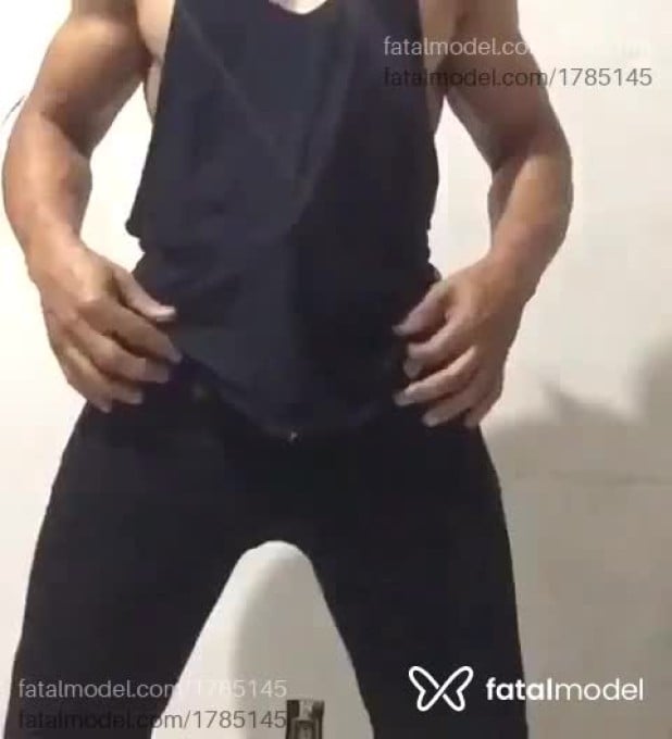 Acompanhante homem com cabelo castanho de olhos castanhos em Salvador - Ricardo Frota