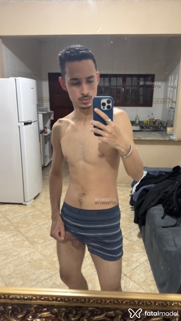 Acompanhante homem com cabelo castanho de olhos castanhos em Virtual - Angelo