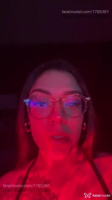 Acompanhante mulher com cabelo castanho de olhos castanhos em São Paulo - Babi Luz