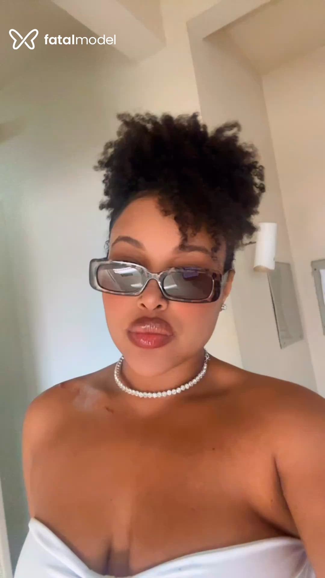 Acompanhante mulher morena (o) de olhos mel em São José - Lorena Buarque