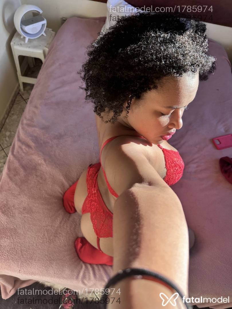 Acompanhante mulher morena (o) de olhos mel em São José - Lorena Buarque