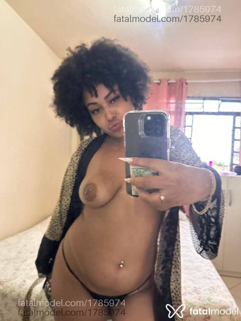 Acompanhante mulher morena (o) de olhos mel - Lorena Buarque