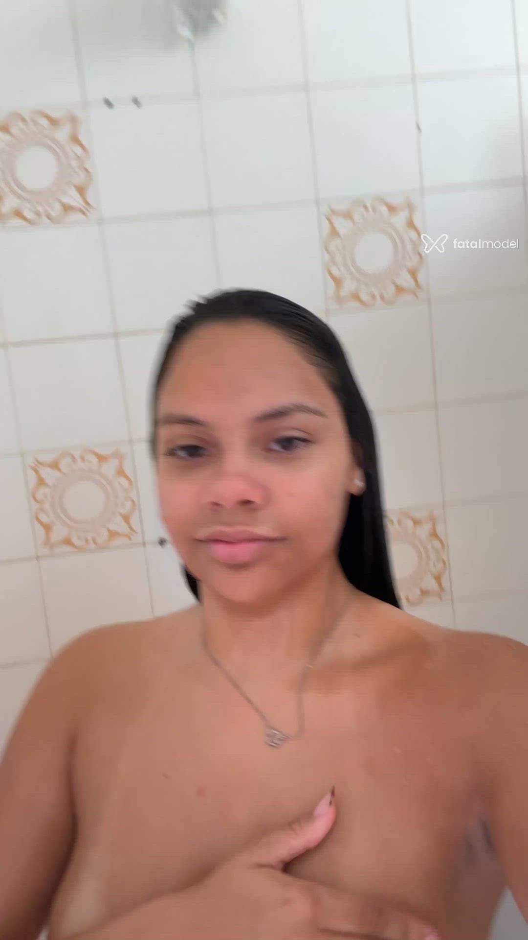 Acompanhante mulher morena (o) de olhos castanhos - Mel