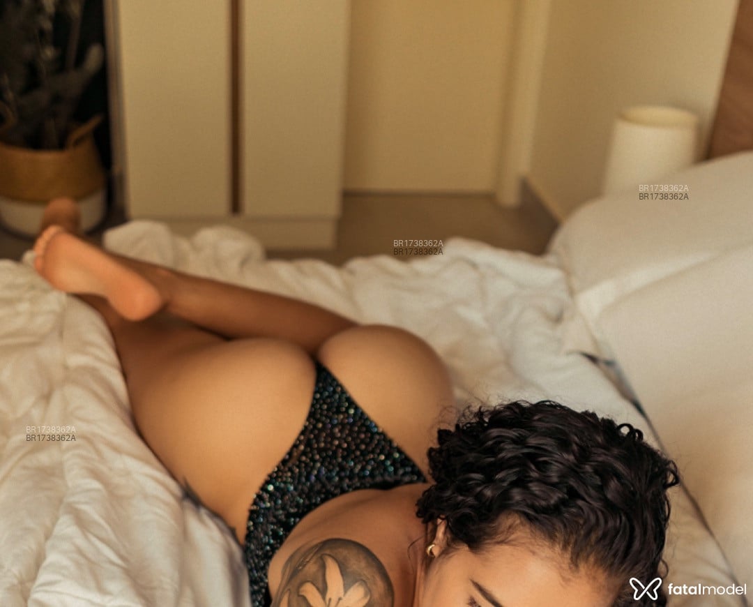 Acompanhante mulher morena (o) de olhos castanhos - Luana