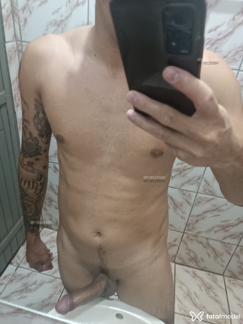 Acompanhante homem morena (o) de olhos pretos em Virtual - Douglas