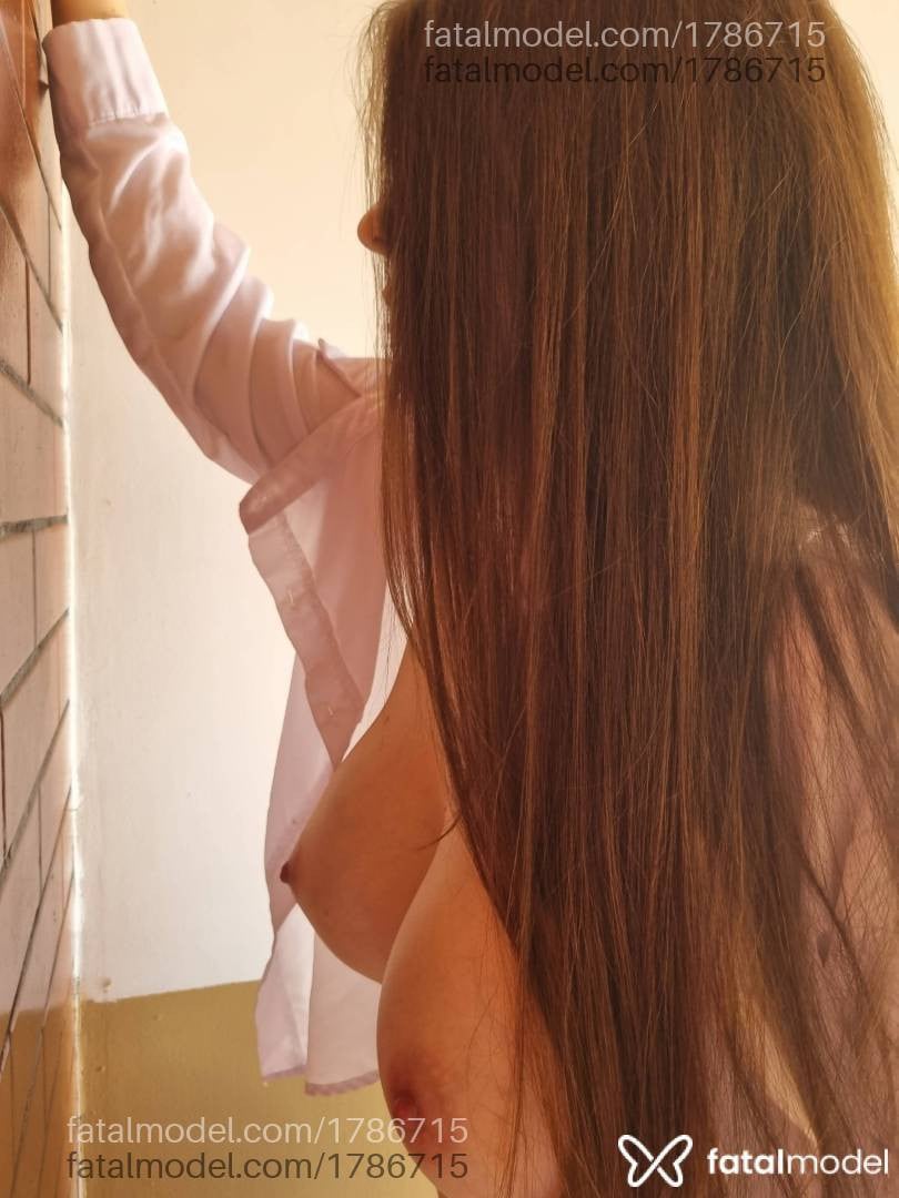 Acompanhante mulher ruiva (o) de olhos verdes em Lages - Ana Carlotto