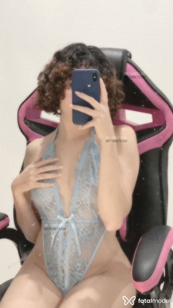 Acompanhante mulher com cabelo castanho de olhos castanhos - Giovanna Acompanhante mulher com cabelo castanho de olhos castanhos - Giovanna