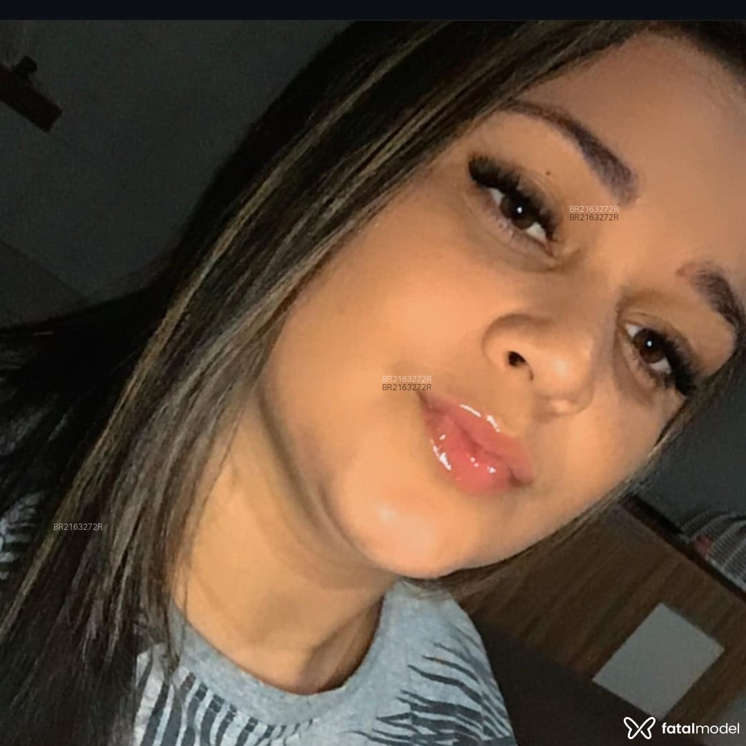 Acompanhante mulher com cabelo castanho de olhos castanhos em Monte Carmelo Acompanhante mulher com cabelo castanho de olhos castanhos em Monte Carmelo - Antonella
