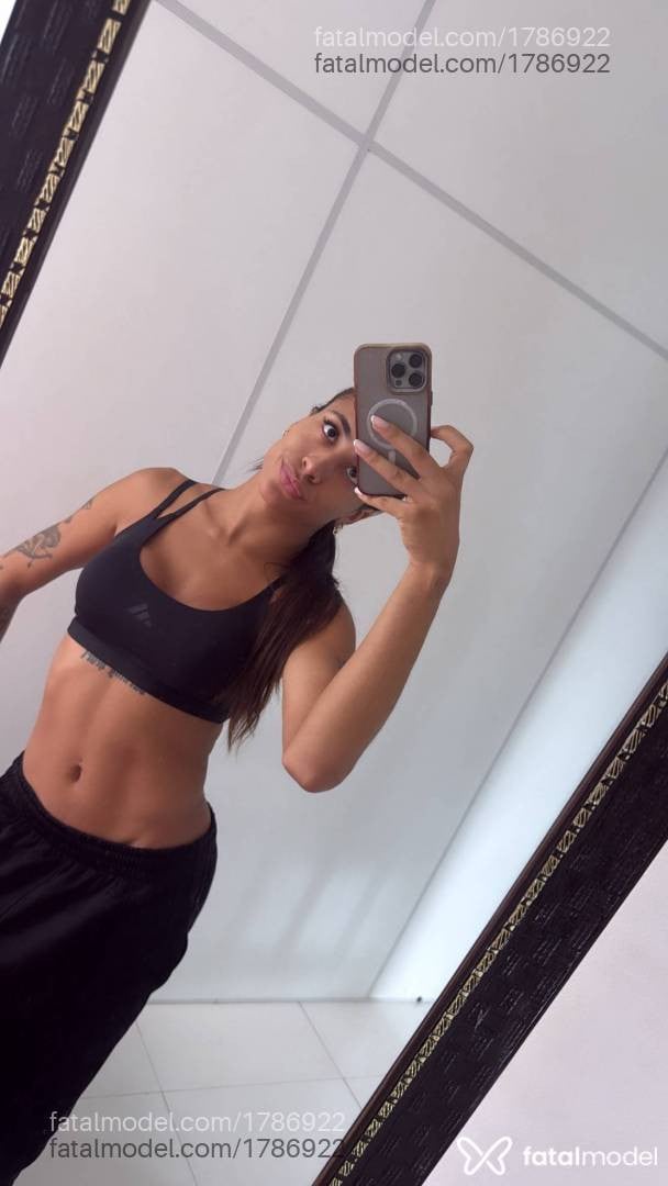 Acompanhante mulher trans com cabelo castanho de olhos castanhos em Rio de Janeiro - Dani Campos