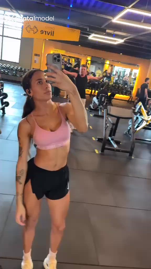 Acompanhante mulher trans com cabelo castanho de olhos castanhos - Dani Acompanhante mulher trans com cabelo castanho de olhos castanhos - Dani