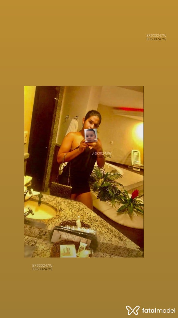Acompanhante mulher trans morena (o) de olhos castanhos em Anápolis - Morena