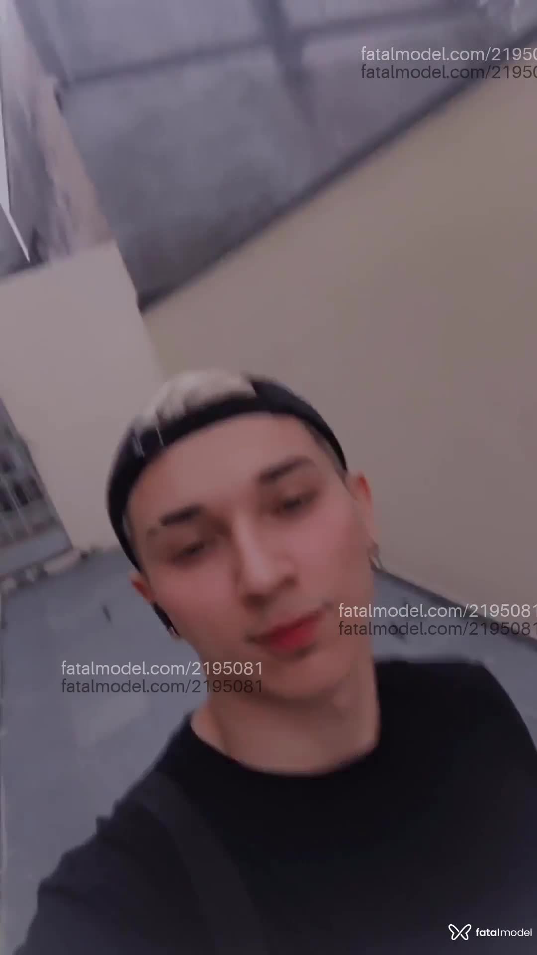 Acompanhante homem com cabelo colorido de olhos pretos em São Paulo Acompanhante homem com cabelo colorido de olhos pretos em São Paulo - Gui Coelho
