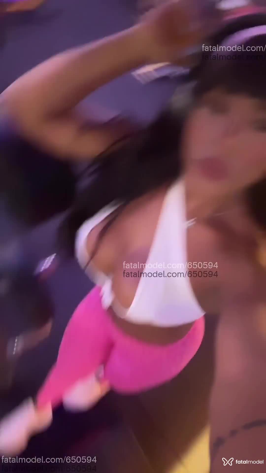 Acompanhante mulher trans morena (o) de olhos castanhos - Mirela Lemos Acompanhante mulher trans morena (o) de olhos castanhos - Mirela Lemos
