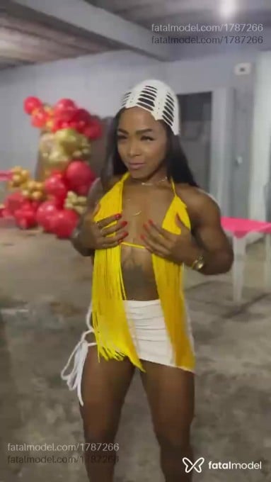 Acompanhante mulher com cabelo castanho de olhos pretos - Samara