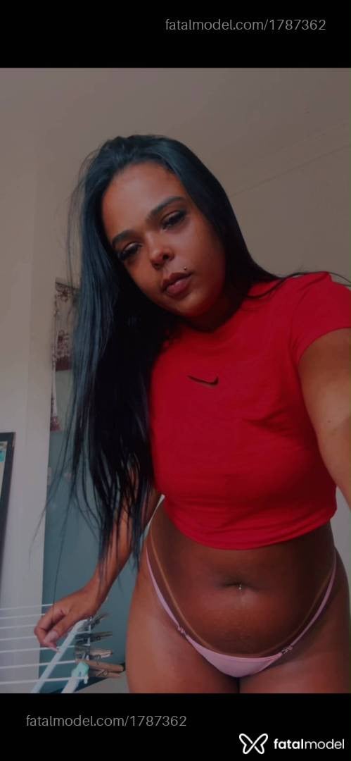 Acompanhante mulher morena (o) de olhos pretos - Karoline matelly