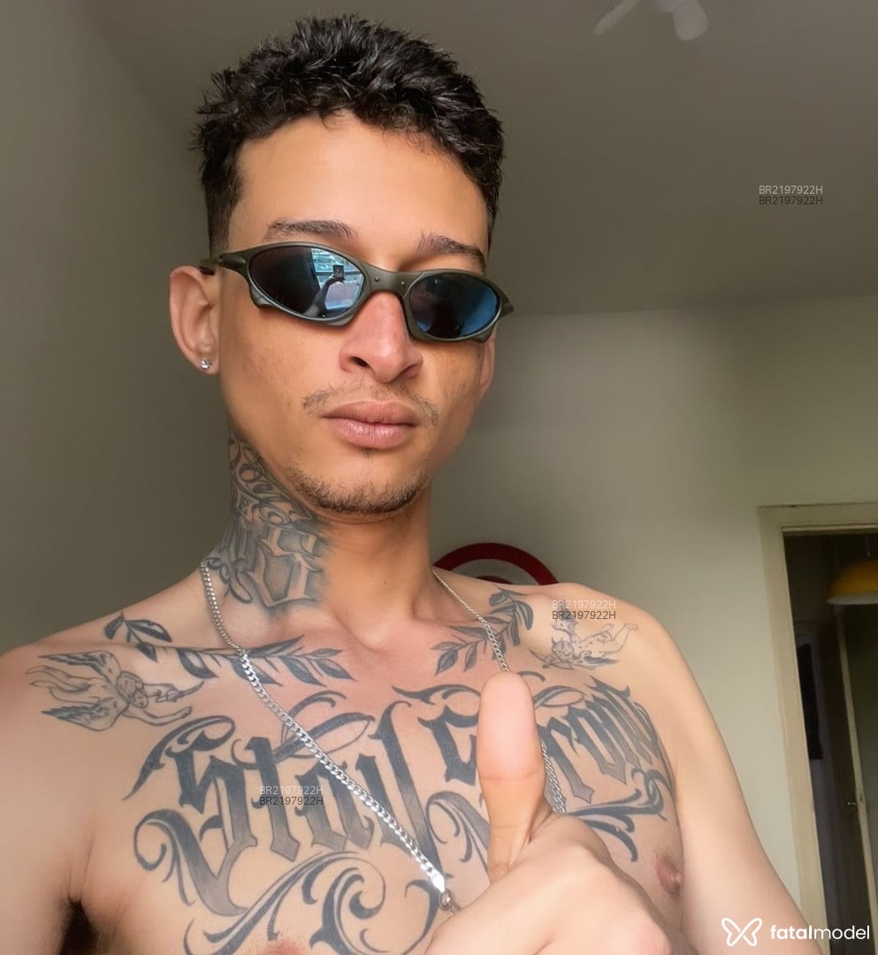 Acompanhante homem com cabelo castanho de olhos castanhos em São Paulo Acompanhante homem com cabelo castanho de olhos castanhos em São Paulo - Pedro Zorg
