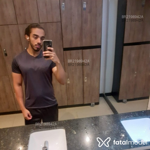 Acompanhante homem morena (o) de olhos castanhos em Virtual - Gustavo