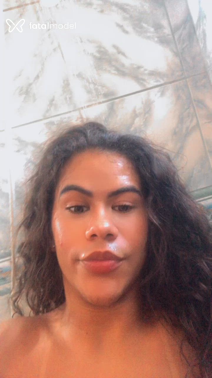 Acompanhante mulher trans com cabelo castanho de olhos castanhos - Luna ysmery