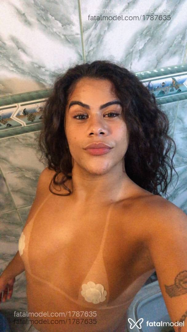Acompanhante mulher trans com cabelo castanho de olhos castanhos em Angra dos Reis - Luna ysmery