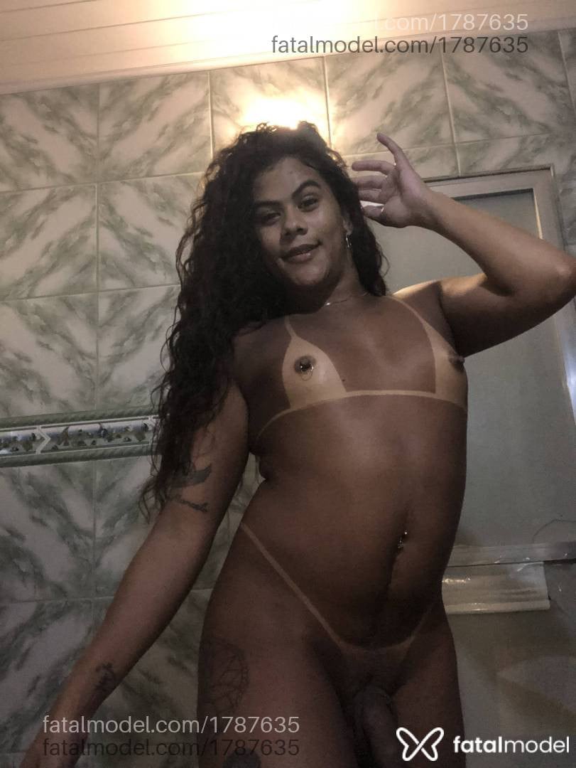 Acompanhante mulher trans com cabelo castanho de olhos castanhos em Angra dos Reis - Luna ysmery